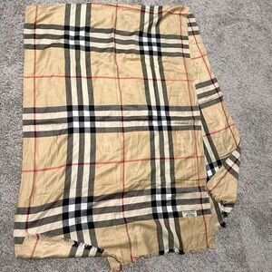 Burberry Beige Checkered Scarf. PRISTINE CONDITION